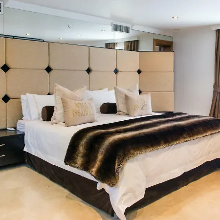 Issabella * Marbella