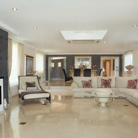 Issabella * Marbella